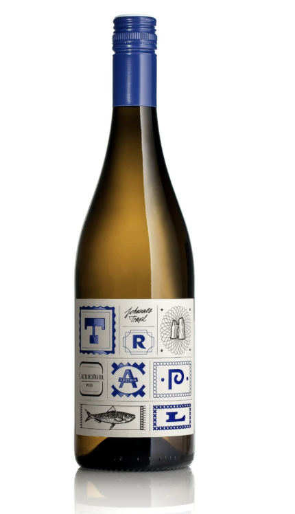 Bottle of Carnuntum Weiss by Johannes Trapl